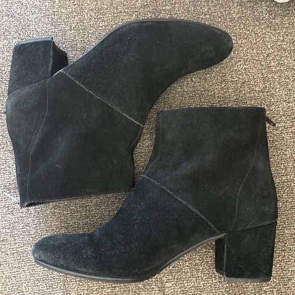 Steve Madden Black Suede Ankle Boot Chunky Heel Size 10 - Picture 2 of 12